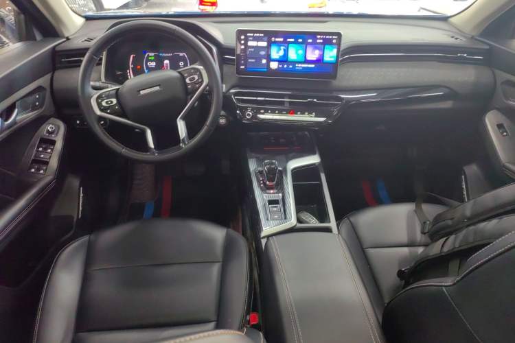 Used Haval LHERY 2022 Jingxiang Edition 1.5T Copper Rabbit Center Console