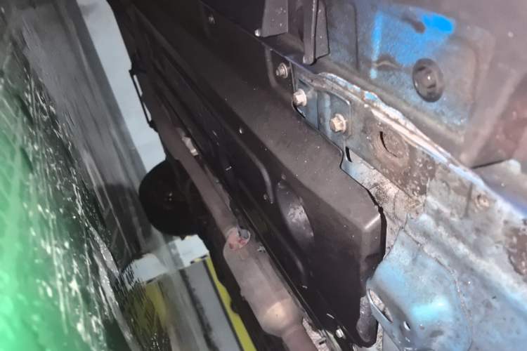 Used Haval LHERY 2022 Jingxiang Edition 1.5T Copper Rabbit Chassis Front Right