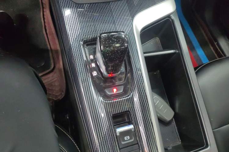 Used Haval LHERY 2022 Jingxiang Edition 1.5T Copper Rabbit Gear Lever