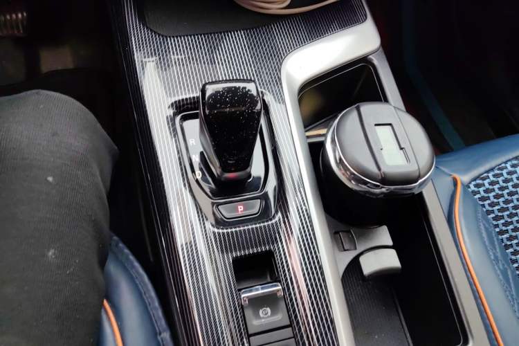 Used Haval LHERY 2022 Jingxiang Edition 1.5T Copper Rabbit Gear Lever