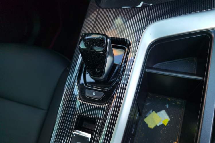 Used Haval LHERY 2022 Jingxiang Edition 1.5T Copper Rabbit Gear Lever
