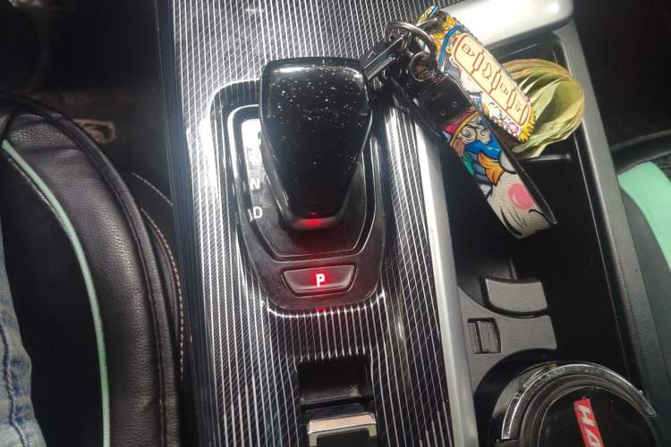 Used Haval LHERY 2022 Jingxiang Edition 1.5T Copper Rabbit Gear Lever