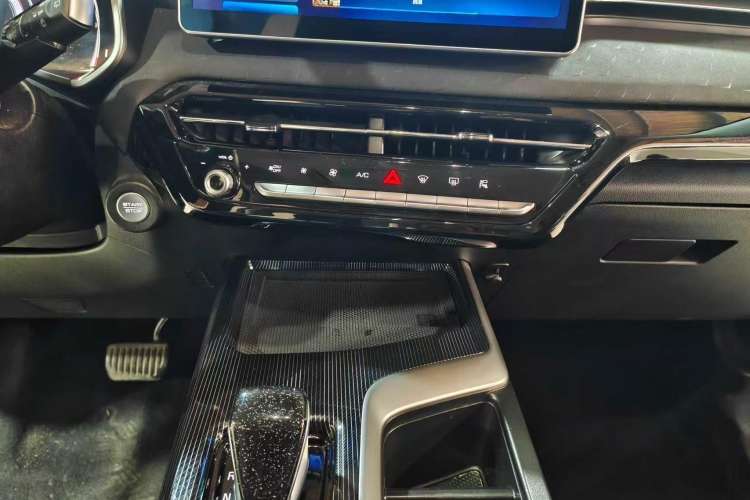 Used Haval LHERY 2022 Jingxiang Edition 1.5T Copper Rabbit Interior 3