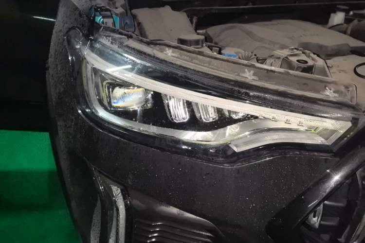 Used Haval LHERY 2022 Jingxiang Edition 1.5T Copper Rabbit Right Front Headlight