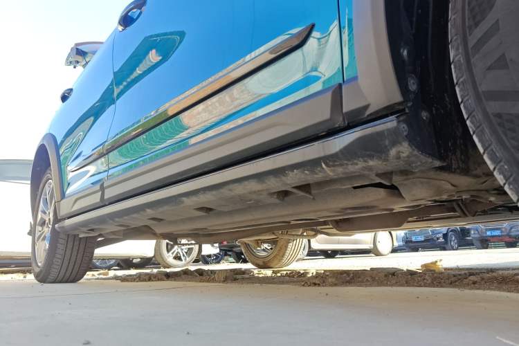 Used Haval LHERY 2022 Jingxiang Edition 1.5T Copper Rabbit Right Side Sill