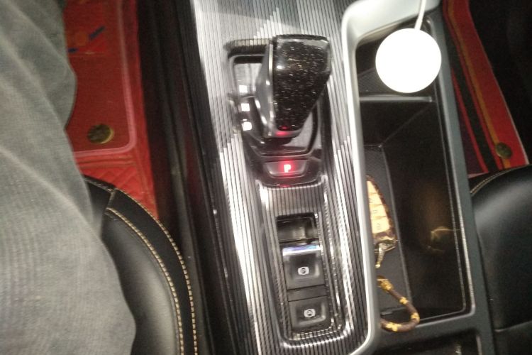 Used Haval LHERY 2022 Jingxiang Edition 1.5T Copper Rabbit Gear Lever