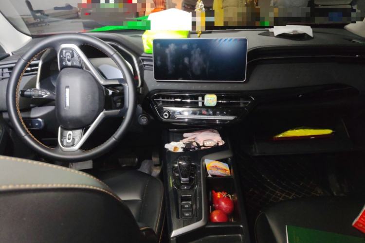 Used Haval LHERY 2022 Jingxiang Edition 1.5T Copper Rabbit Center Console