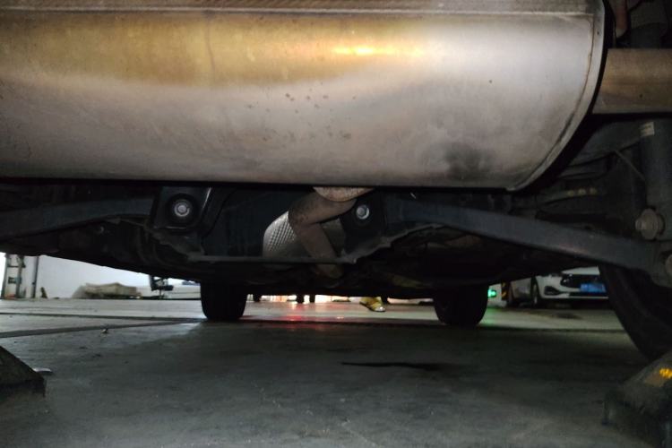 Used Haval LHERY 2022 Jingxiang Edition 1.5T Copper Rabbit Chassis Rear