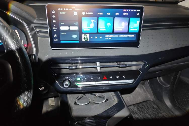 Used Haval LHERY 2022 Jingxiang Edition 1.5T Copper Rabbit Audio And AC Panel