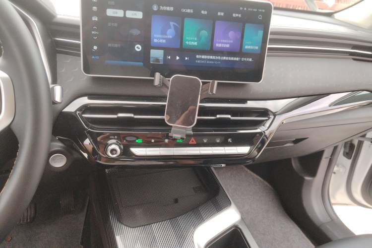 Used Haval LHERY 2022 Jingxiang Edition 1.5T Copper Rabbit Audio And AC Panel
