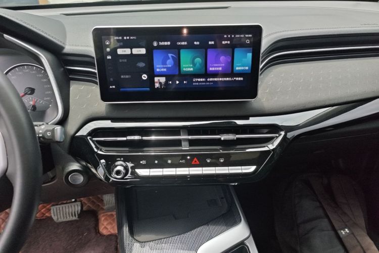 Used Haval LHERY 2022 Jingxiang Edition 1.5T Brass Rabbit Audio And AC Panel