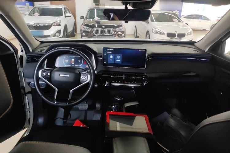 Used Haval LHERY 2022 Jingxiang Edition 1.5T Copper Rabbit Center Console