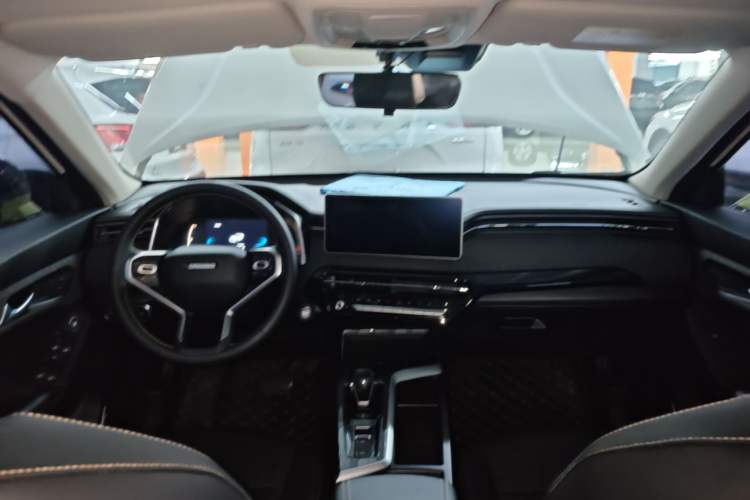Used Haval LHERY 2022 Jingxiang Edition 1.5T Copper Rabbit Center Console