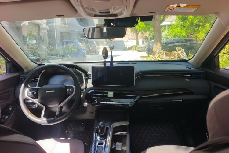 Used Haval LHERY 2022 Jingxiang Edition 1.5T Copper Rabbit Center Console