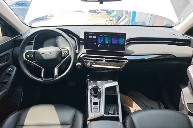 Used Haval LHERY 2022 Jingxiang Edition 1.5T Copper Rabbit Center Console