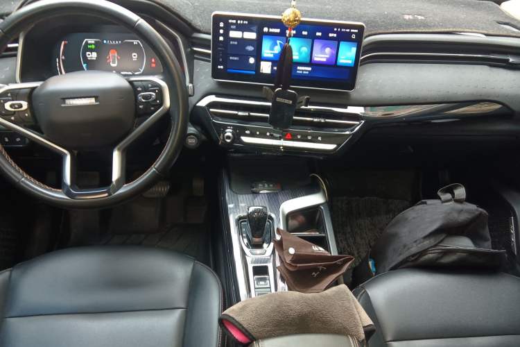 Used Haval LHERY 2022 Jingxiang Edition 1.5T Copper Rabbit Center Console