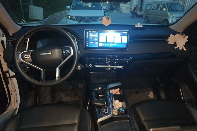 Used Haval LHERY 2022 Jingxiang Edition 1.5T Copper Rabbit Center Console