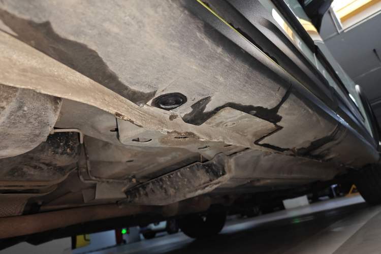 Used Haval LHERY 2022 Jingxiang Edition 1.5T Copper Rabbit Chassis Rear Right