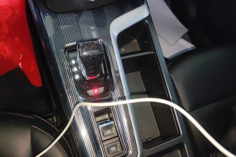Used Haval LHERY 2022 Jingxiang Edition 1.5T Copper Rabbit Gear Lever