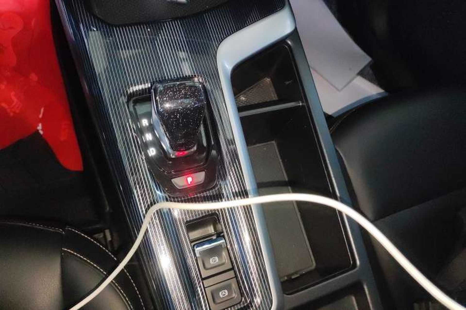 Used Haval LHERY 2022 Jingxiang Edition 1.5T Copper Rabbit Gear Lever
