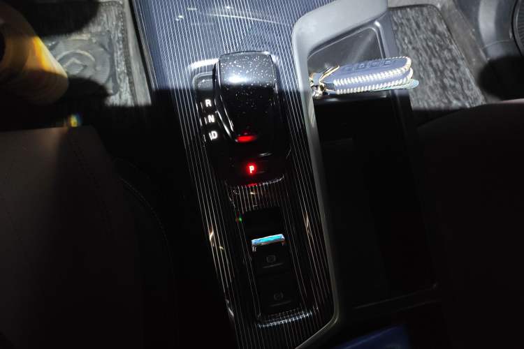 Used Haval LHERY 2022 Jingxiang Edition 1.5T Copper Rabbit Gear Lever
