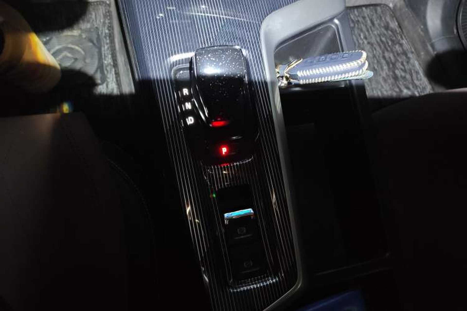 Used Haval LHERY 2022 Jingxiang Edition 1.5T Copper Rabbit Gear Lever