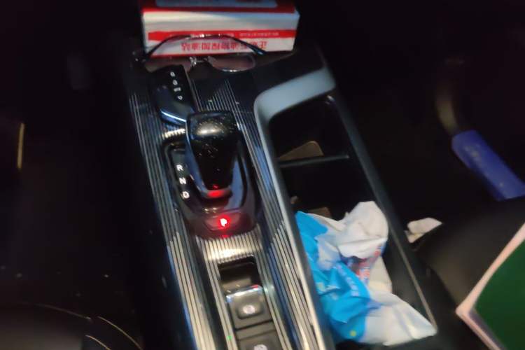Used Haval LHERY 2022 Jingxiang Edition 1.5T Copper Rabbit Gear Lever