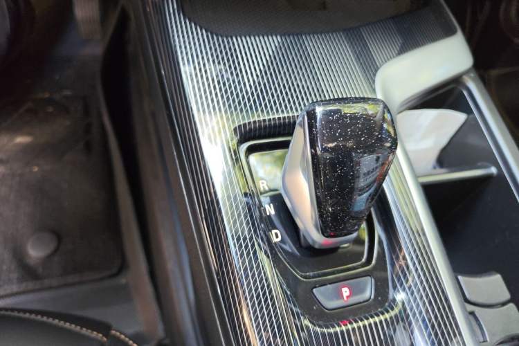 Used Haval LHERY 2022 Jingxiang Edition 1.5T Copper Rabbit Gear Lever