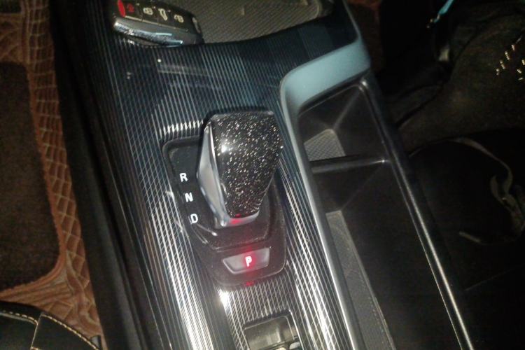 Used Haval LHERY 2022 Jingxiang Edition 1.5T Brass Rabbit Gear Lever