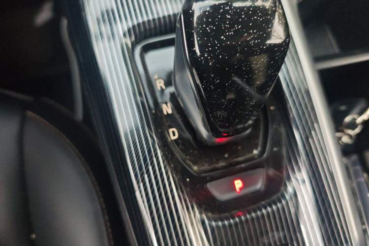 Used Haval LHERY 2022 Jingxiang Edition 1.5T Copper Rabbit Gear Lever