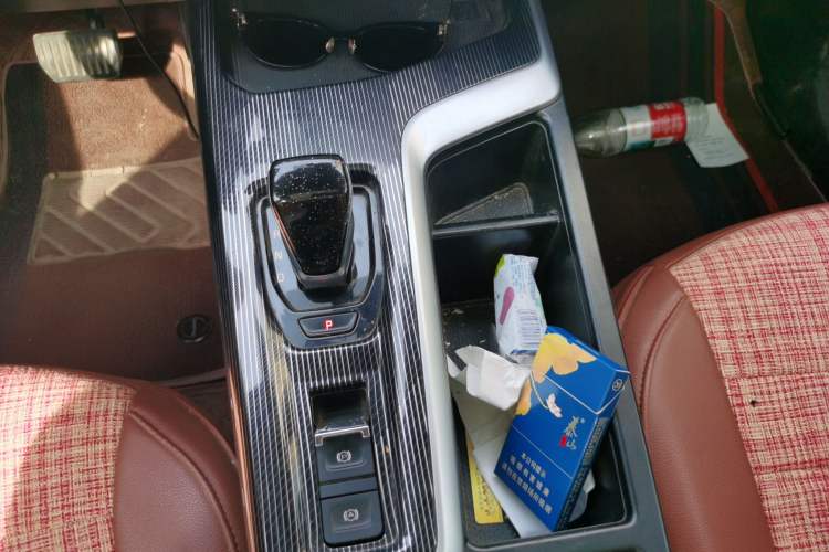 Used Haval LHERY 2022 Jingxiang Edition 1.5T Brass Rabbit Gear Lever