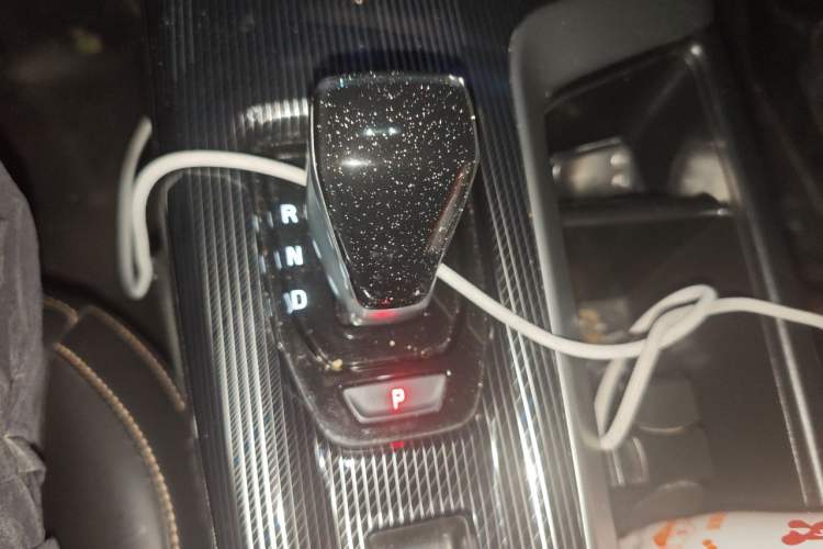 Used Haval LHERY 2022 Jingxiang Edition 1.5T Copper Rabbit Gear Lever