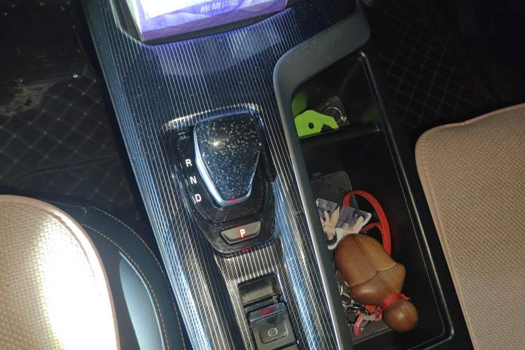 Used Haval LHERY 2022 Jingxiang Edition 1.5T Copper Rabbit Gear Lever