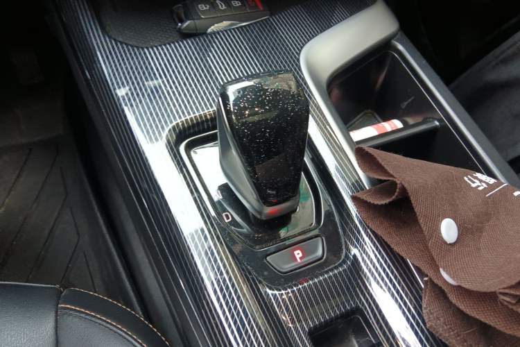 Used Haval LHERY 2022 Jingxiang Edition 1.5T Copper Rabbit Gear Lever
