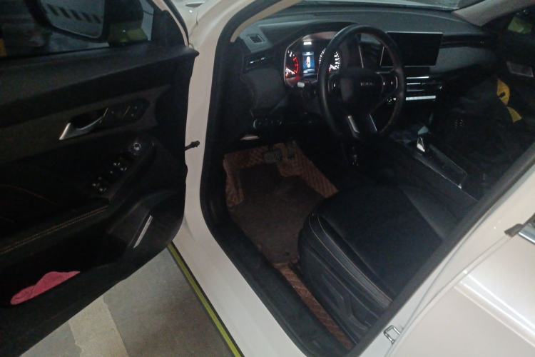 Used Haval LHERY 2022 Jingxiang Edition 1.5T Brass Rabbit Interior 3