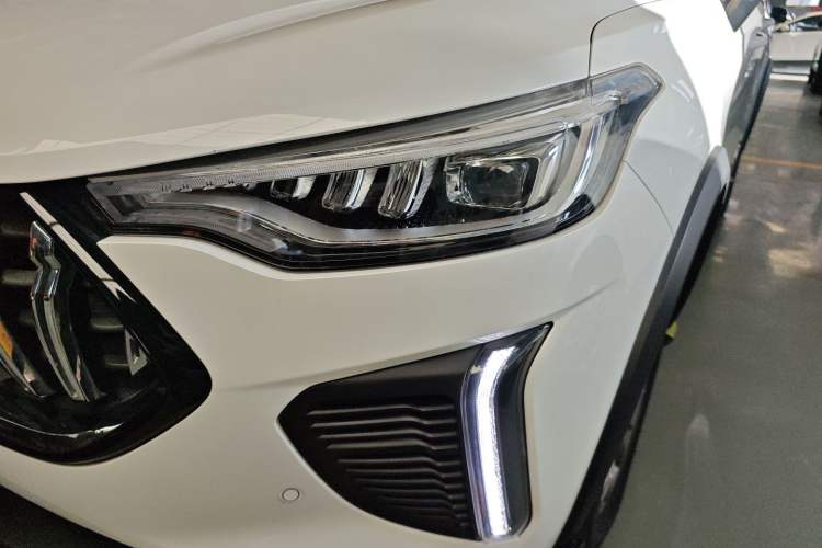 Used Haval LHERY 2022 Jingxiang Edition 1.5T Copper Rabbit Left Front Headlight