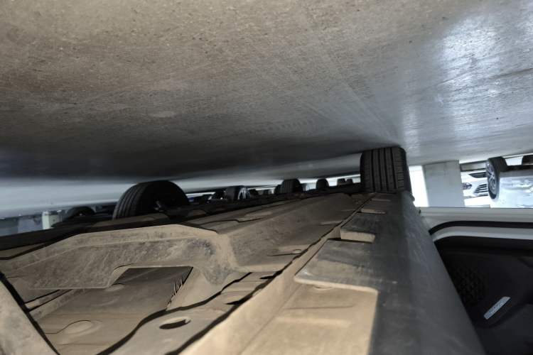 Used Haval LHERY 2022 Jingxiang Edition 1.5T Copper Rabbit Left Side Sill