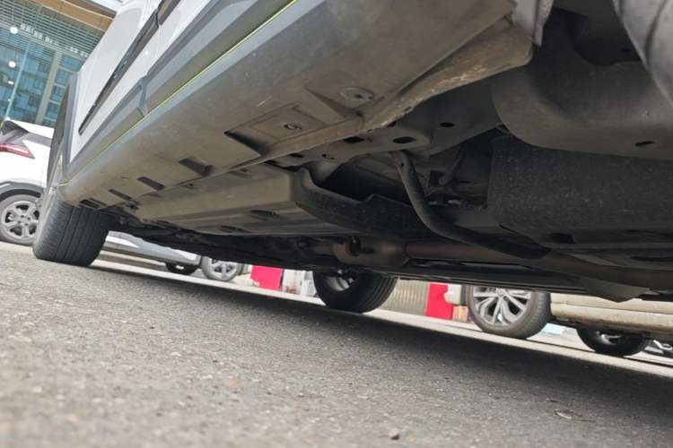 Used Haval LHERY 2022 Jingxiang Edition 1.5T Brass Rabbit Left Side Sill