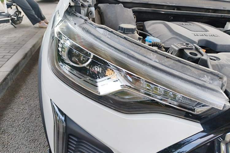 Used Haval LHERY 2022 Jingxiang Edition 1.5T Brass Rabbit Right Front Headlight