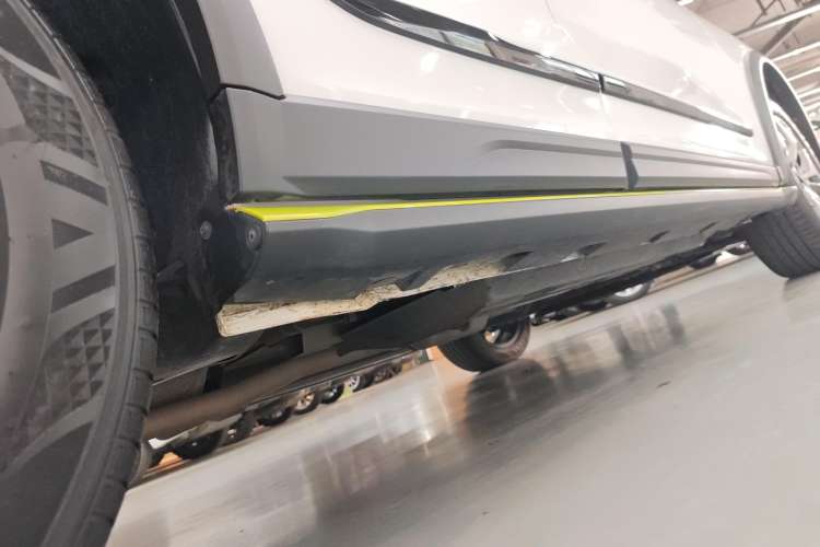 Used Haval LHERY 2022 Jingxiang Edition 1.5T Copper Rabbit Right Side Sill