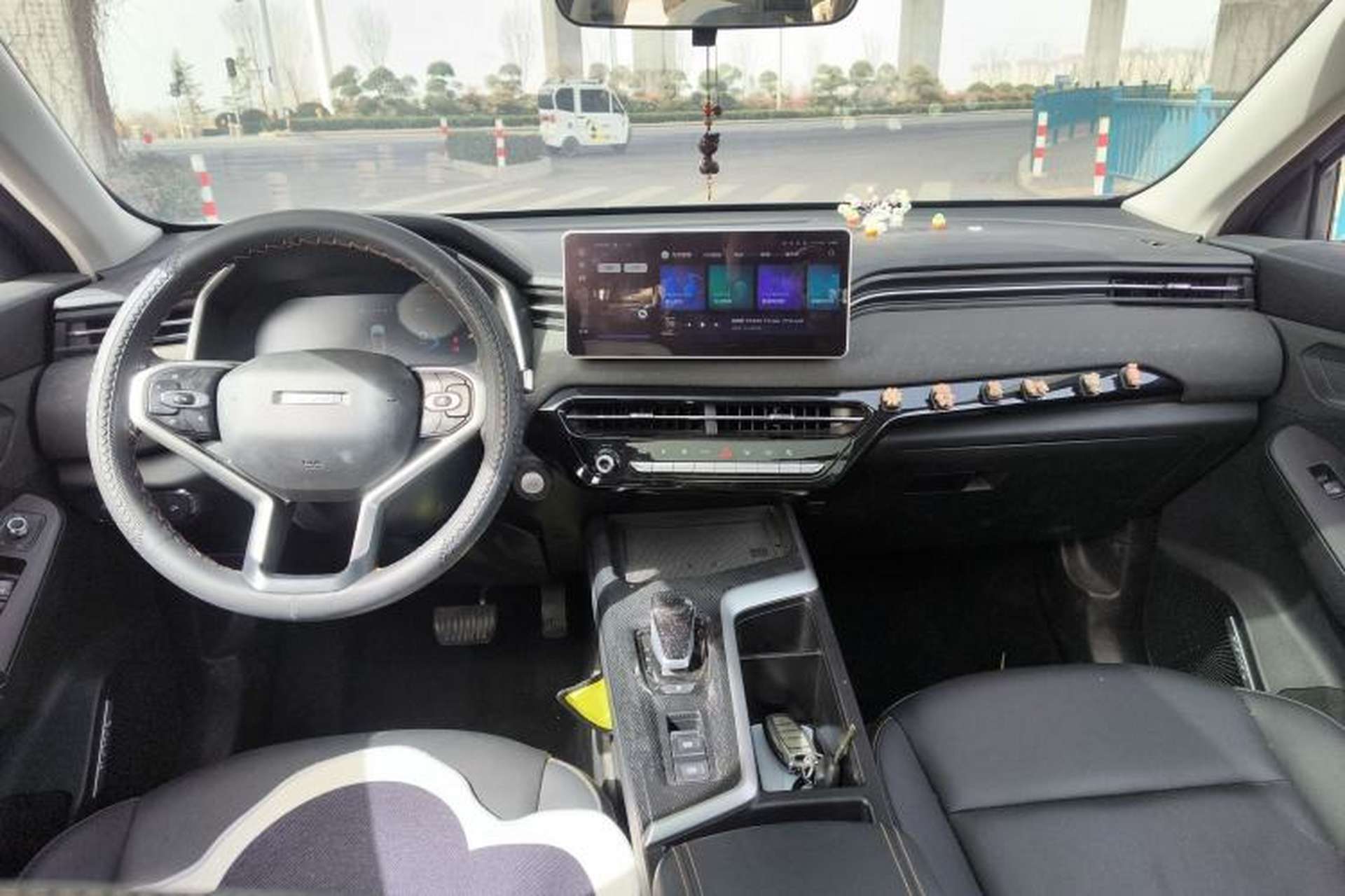 Used Haval LHERY 2023 1.5T Excellence Edition Center Console