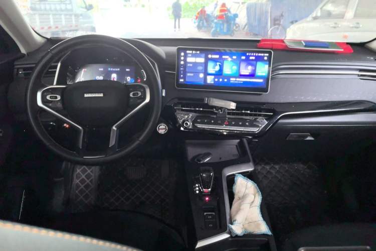 Used Haval LHERY 2023 1.5T Excellence Edition Center Console