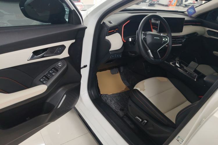 Used Haval LHERY 2023 1.5T Dynamic Version Interior 3
