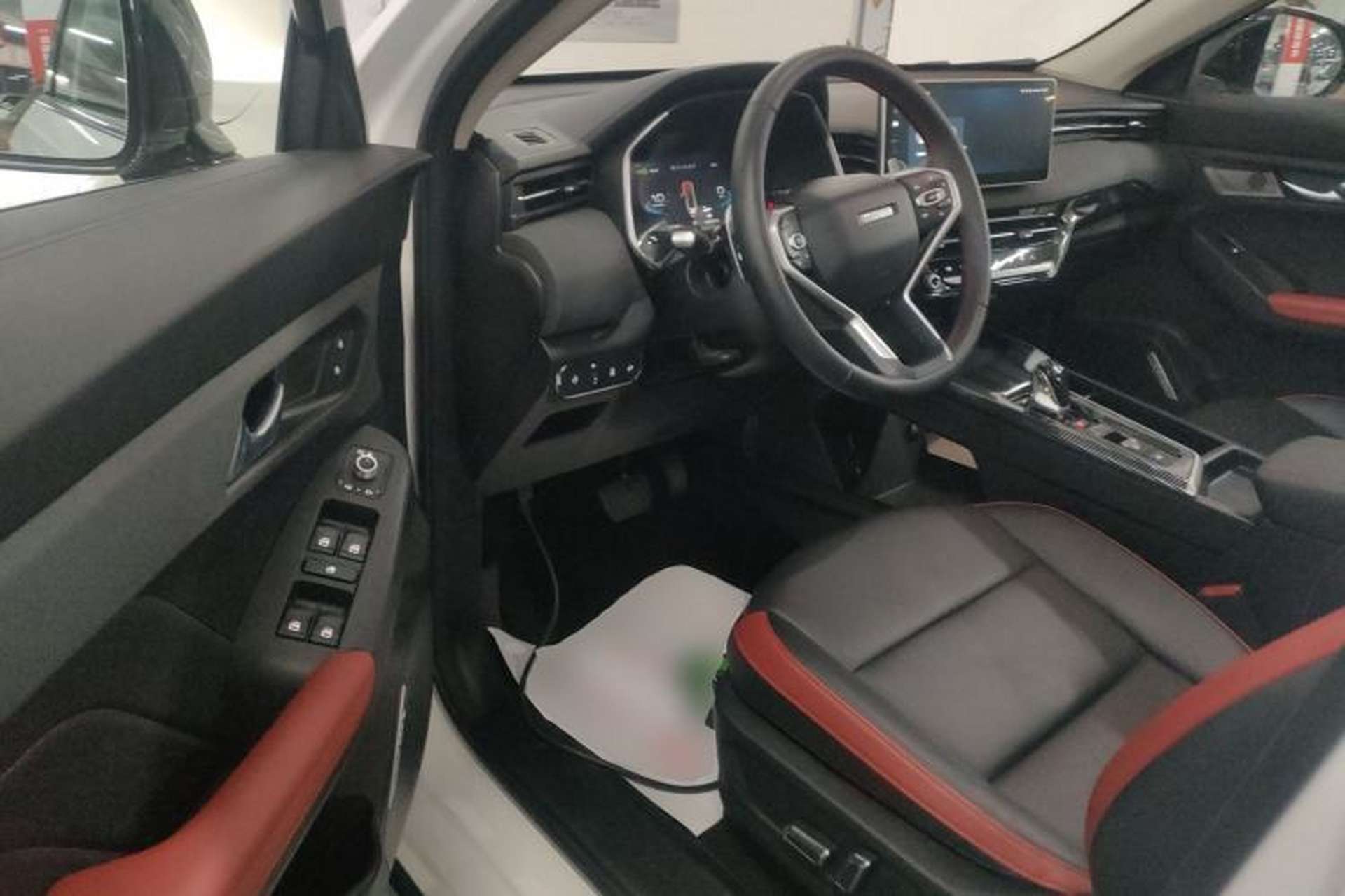 Used Haval LHERY 2023 1.5T Dynamic Version Left Front Seat