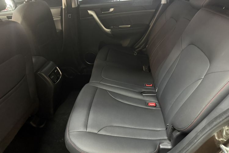Used Haval M6 2019 1.5T DCT Two-Wheel Drive Elite Version China VI Standard Interior 3