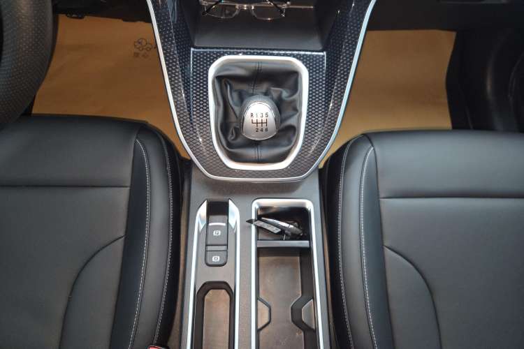 Used Haval M6 2023 PLUS 1.5T Manual Luxury Smart Connectivity Model Gear Lever