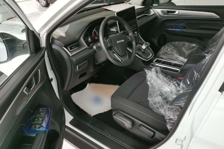 Used Haval M6 2023 PLUS 1.5T DCT Elite Smart Connectivity Model Interior 2