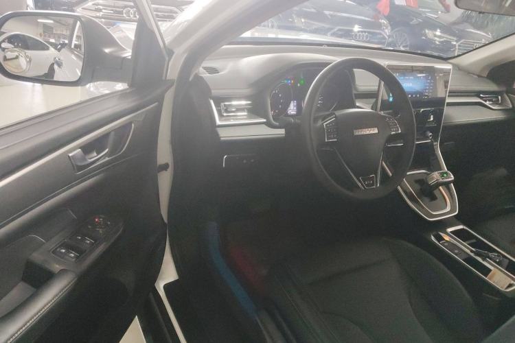 Used Haval M6 2021 PLUS 1.5T DCT Luxury Smart Connectivity Model Interior 3
