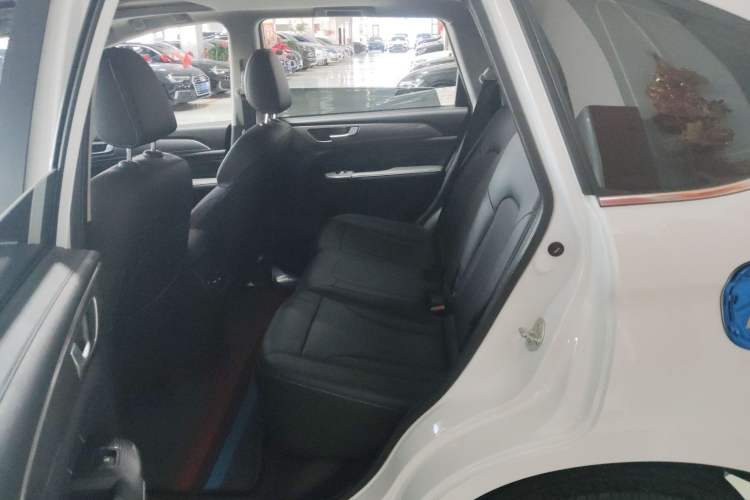 Used Haval M6 2021 PLUS 1.5T DCT Luxury Smart Connectivity Model Interior 4