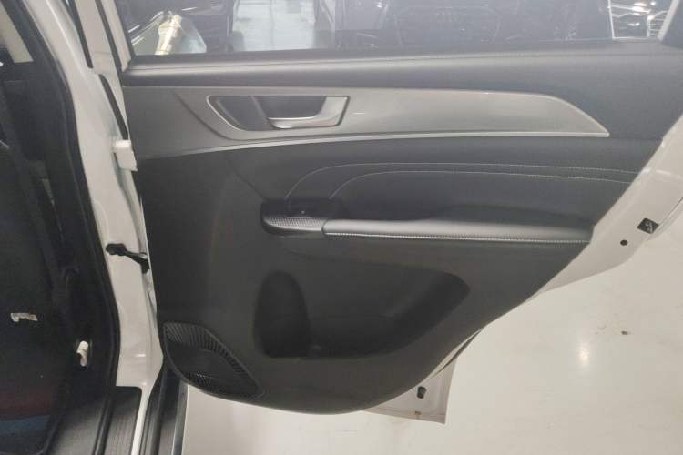 Used Haval M6 2021 PLUS 1.5T DCT Luxury Smart Connectivity Model Interior 6